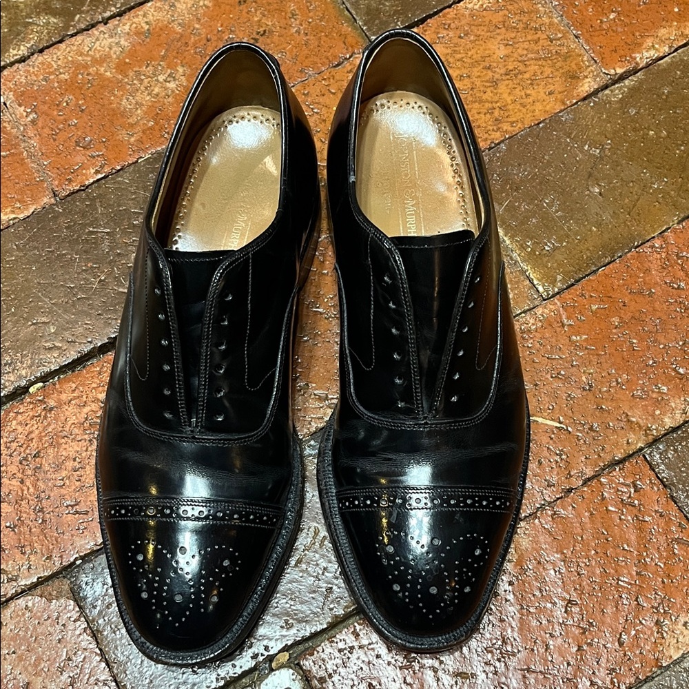 Vintage Size 7 Johnston & Murphy Black Leather Oxfords